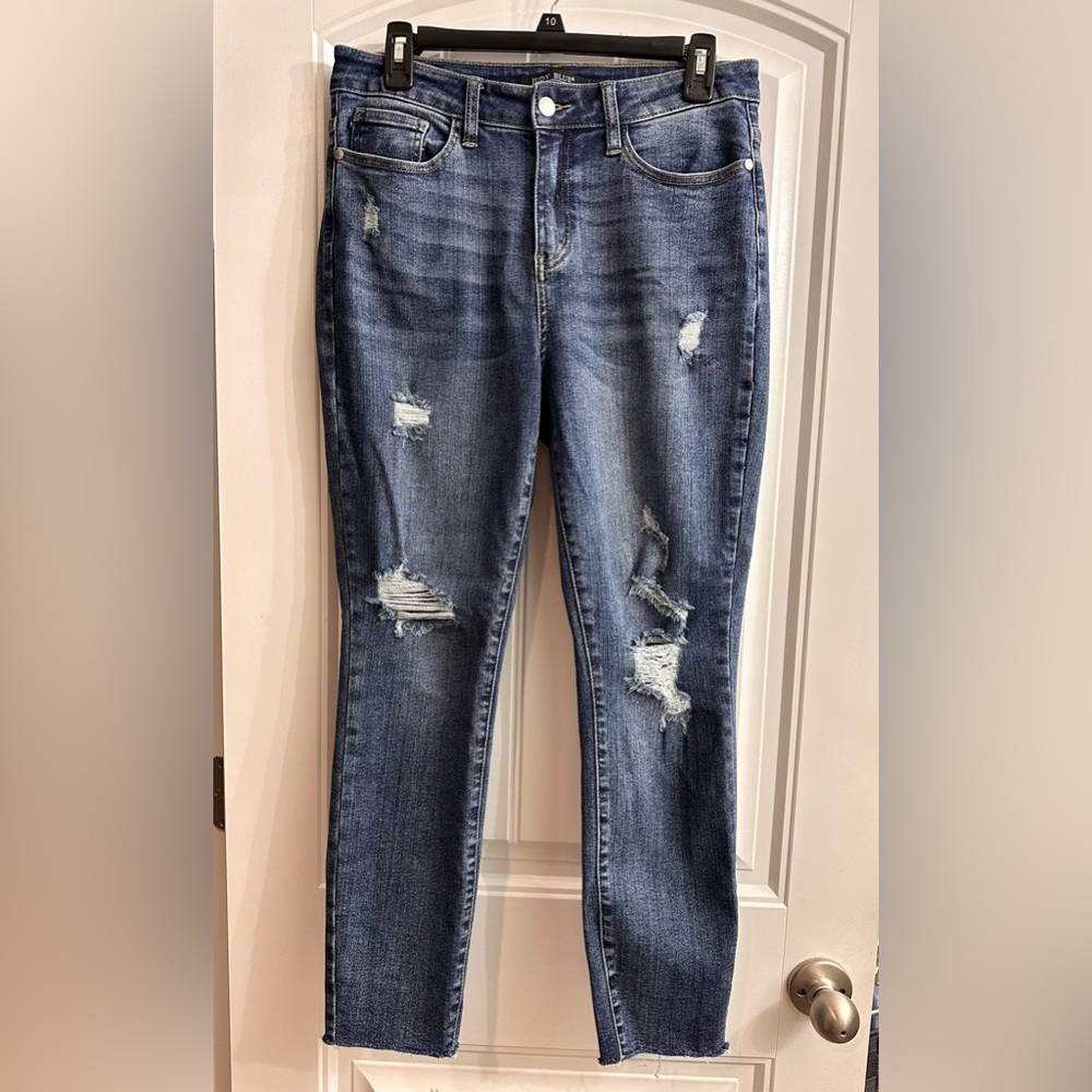 Judy Blue Distressed Relaxed Fit Jeans - 9/29